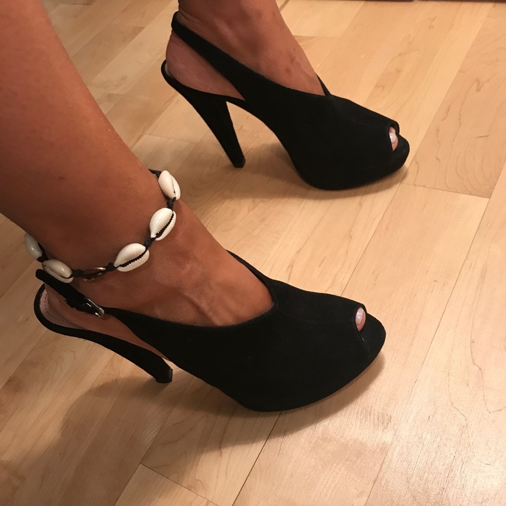 Authentic Prada suede high heels gently worn - Picture 4 of 8